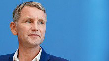 Németországban több ezren tüntettek az AfD vezetőjének fellépése ellen