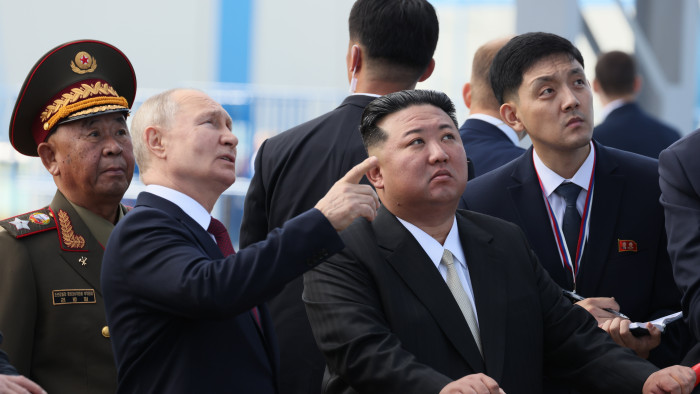 Vlagyimir Putyin Észak-Koreába készül