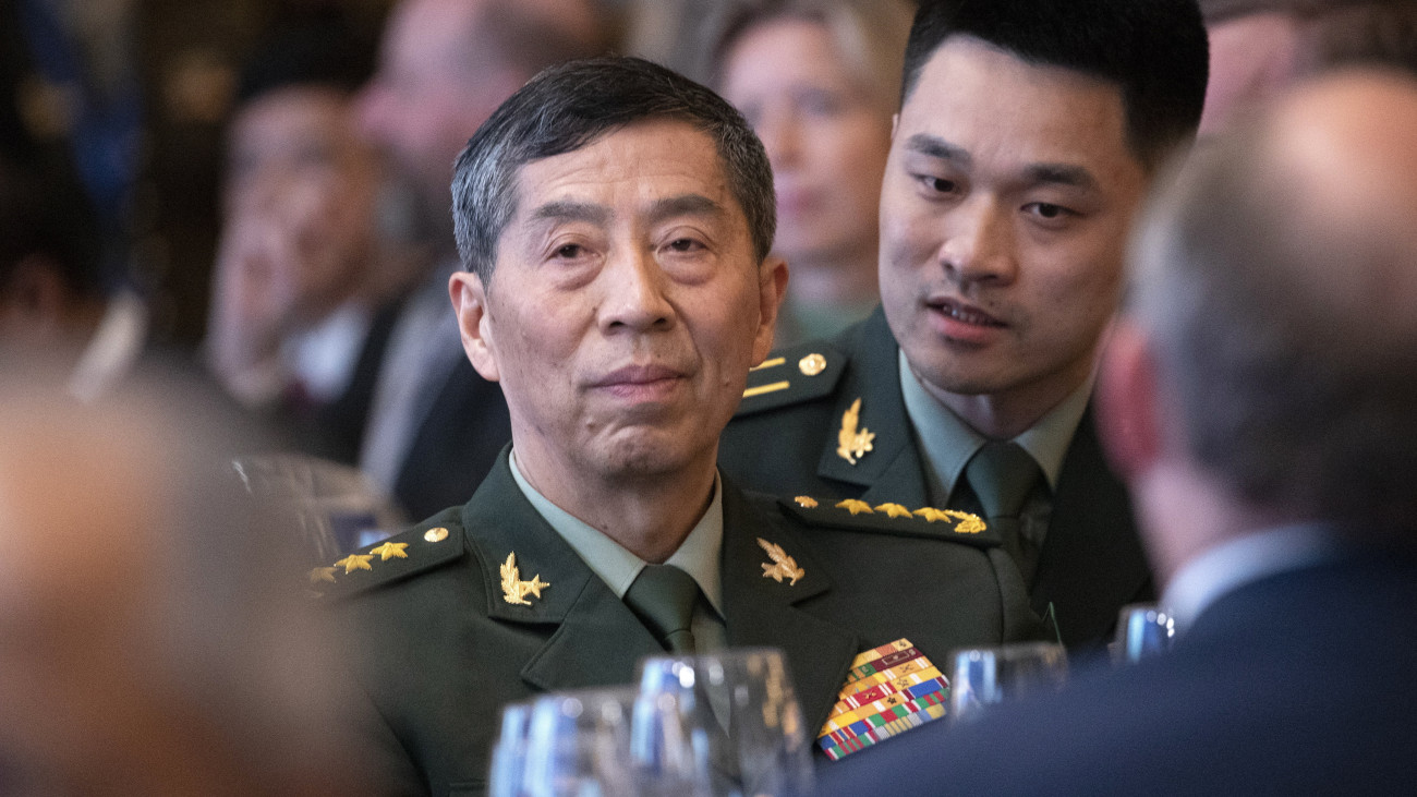 Li Sang-fu kínai védelmi miniszter a Shangri-la Párbeszéd nevű ázsiai és csendes-óceáni biztonságpolitikai fórumon Szingapúrban 2023. június 2-án.
