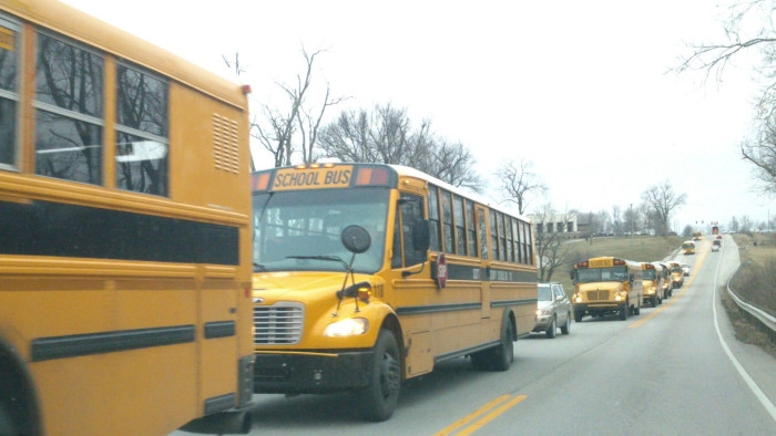 Iskolabusz indul a fővárosban