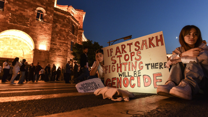Hegyi-Karabah: „a béke nem összekeverendő a tűzszünettel”