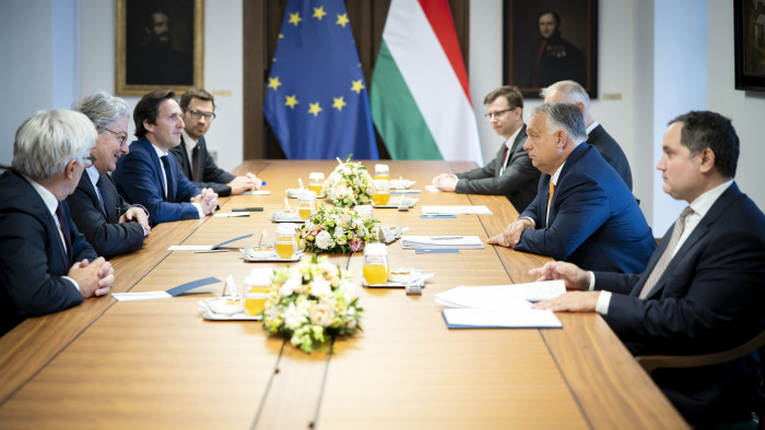 Csúcstárgyalást folytatott Orbán Viktor