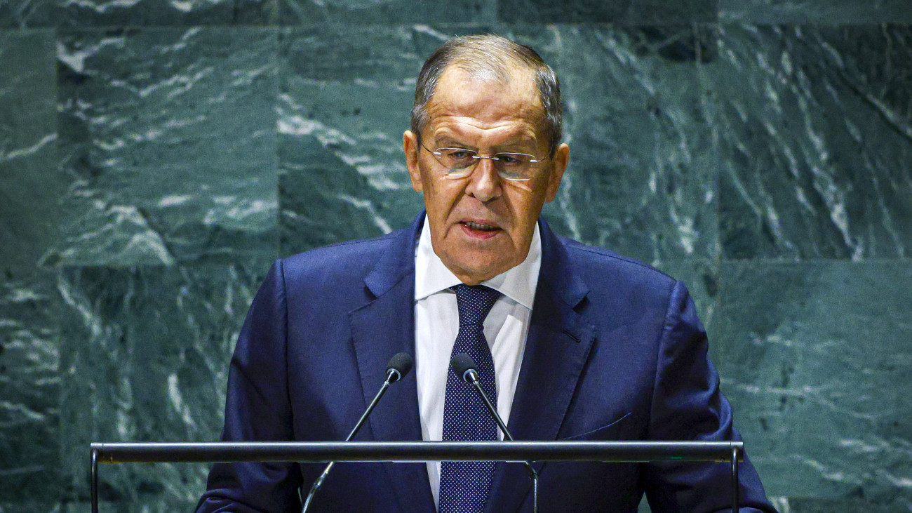 Szergej Lavrov orosz külügyminiszter felszólal az ENSZ-Közgyűlés 78. ülésszakának általános vitáján a világszervezet New York-i székházában 2023. szeptember 23-án.