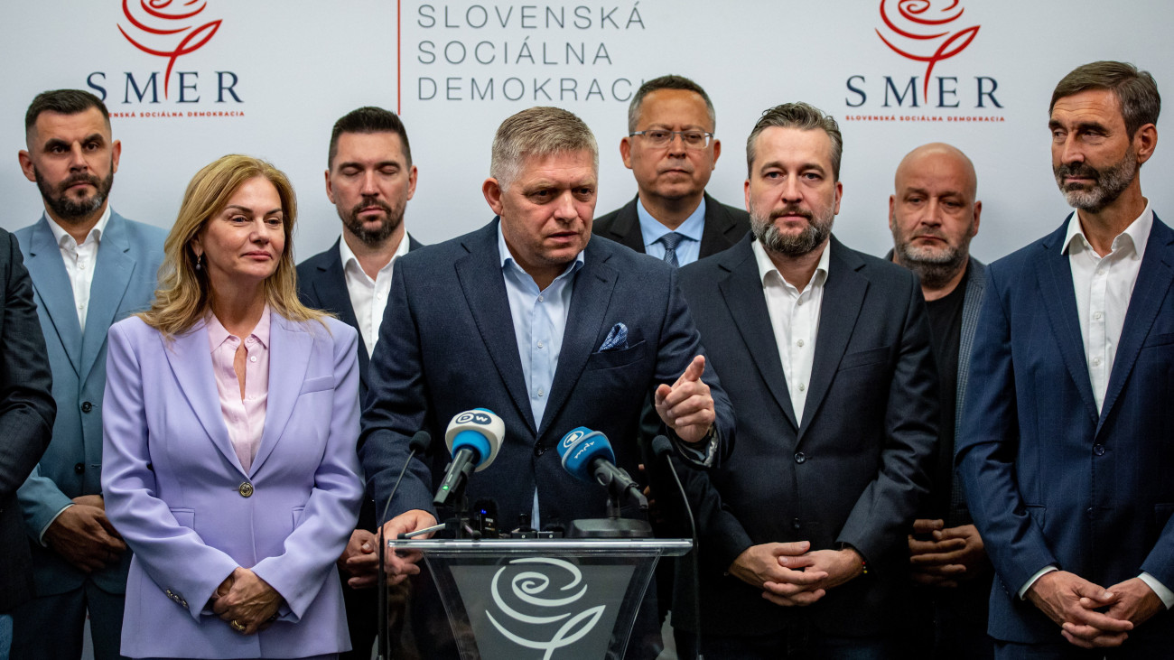 Szakértő a szlovák kormányalakításról: Robert Ficónak ezúttal érdeke lehet jóban lenni a magyarokkal