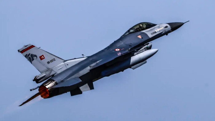 Amerika F-16-os vadászgép-alkatrészeket ad Tajvannak