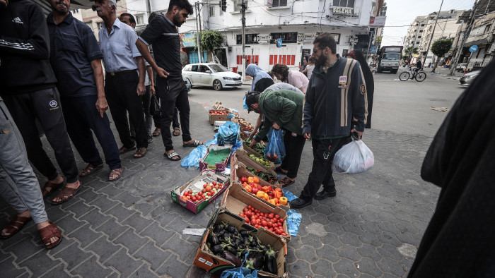 Már csak három-négy napnyi élelmiszer van a Gázai övezetben, felütötték fejüket a betegségek