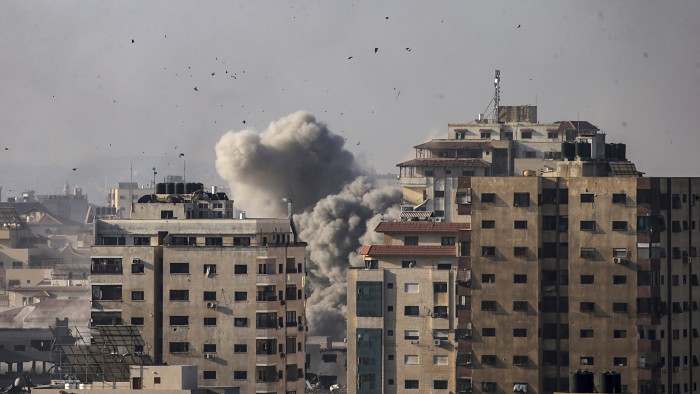 Megnyílt a humanitárius folyosó Gáza felé – napi hírösszefoglaló