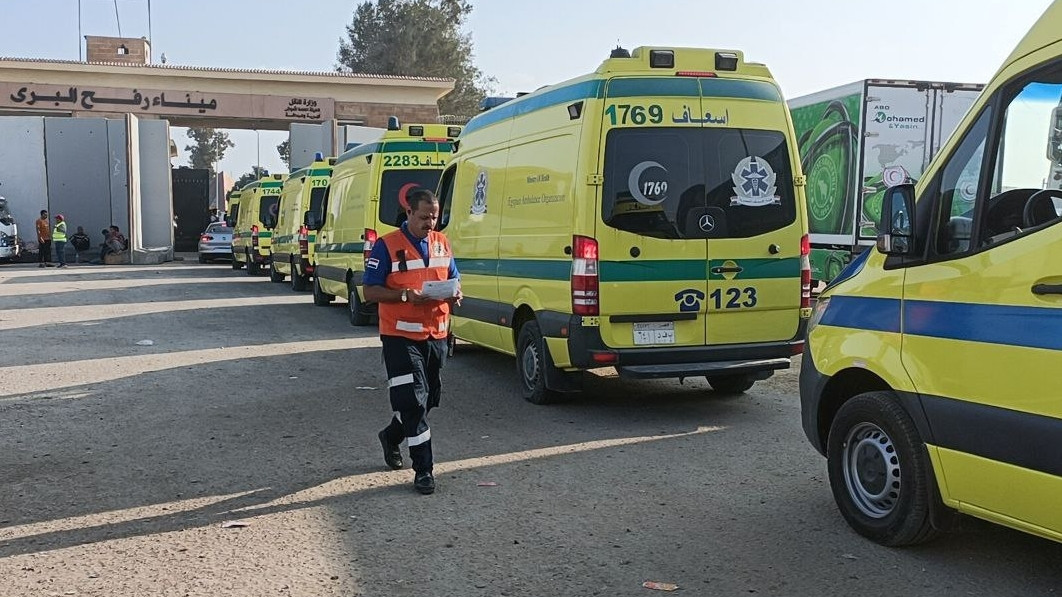 RAFAH, GAZA - NOVEMBER 01: Ambulances from Egypt pass through Rafah border crossing to transport seriously wounded Palestinians after Israeli attacks in Rafah, Gaza on November 01, 2023. (Photo by c)