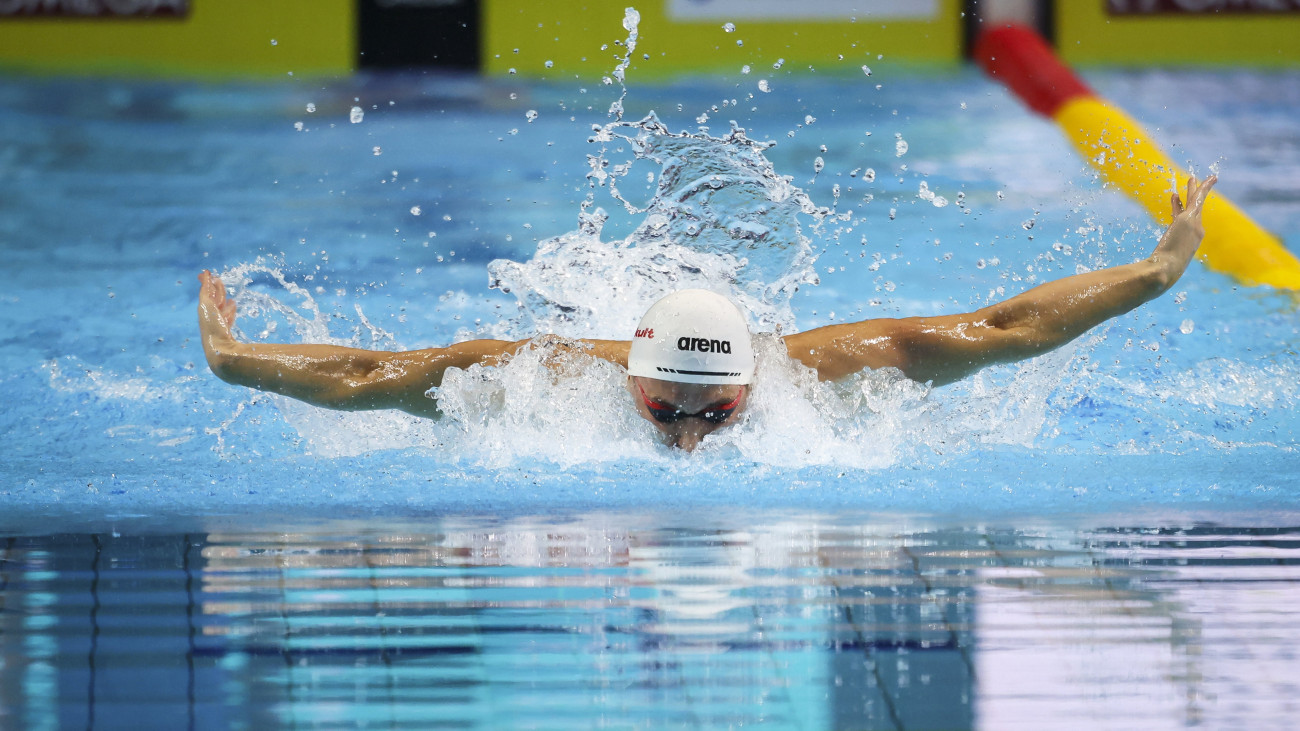 Márton Richárd a férfi 200 méteres pillangóúszás döntőjében az úszók világkupa-sorozatának utolsó, budapesti állomásán a Duna Arénában 2023. október 21-én.