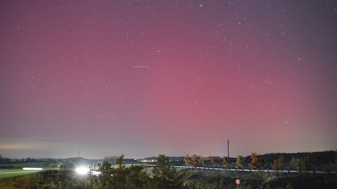 Sarki fény az északi égbolton Nagykanizsáról fotózva 2023. november 5-én.