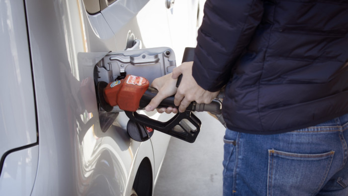 Hatalmas benzináremelés jön, de előtte még egy kis csökkenés