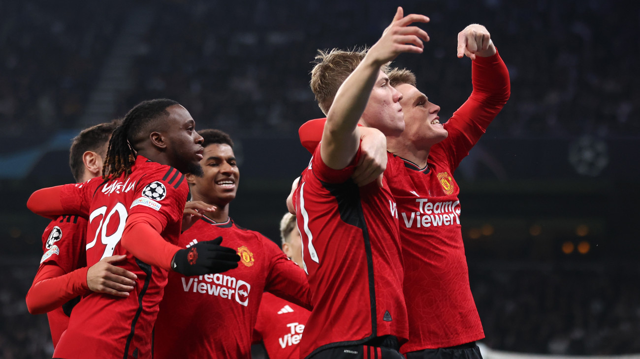 COPENHAGEN, DENMARK - NOVEMBER 08: Rasmus Hojlund of Manchester United celebrates with teammate Scott McTominay after scoring the teams first goal during the UEFA Champions League match between F.C. Copenhagen and Manchester United at Parken Stadium on November 08, 2023 in Copenhagen, Denmark. (Photo by Maja Hitij/Getty Images)