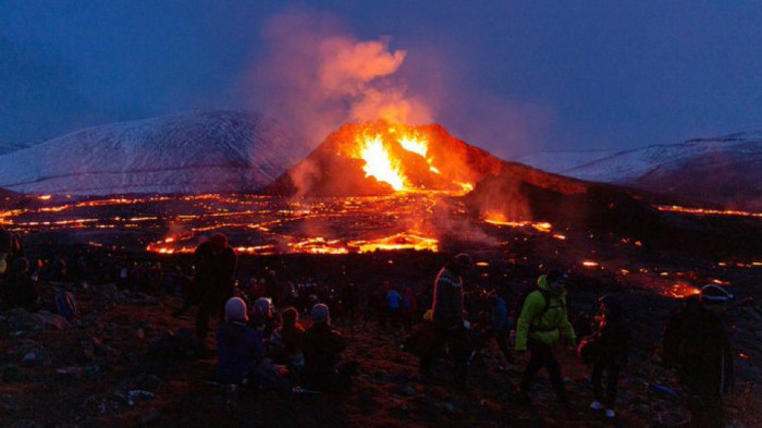 A magma közben nyomul fel, vészhelyzet Izlandon - Harangi Szabolcs elemez