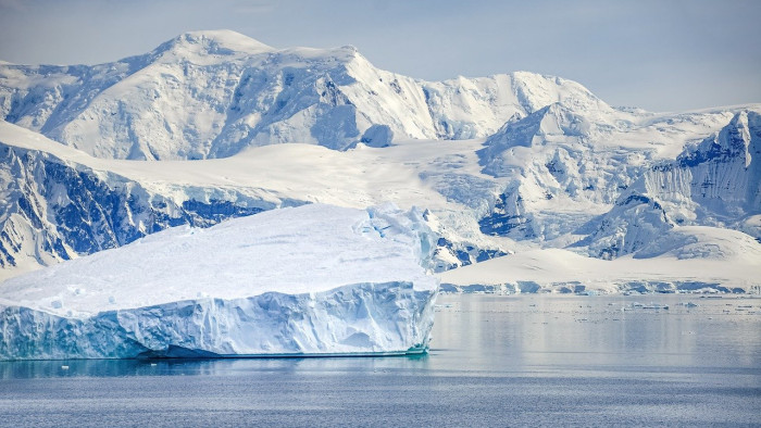 Harminc év után megindult a világ legnagyobb jéghegye