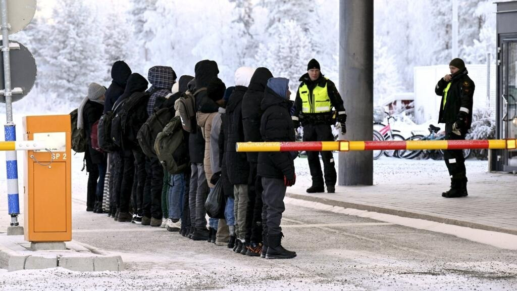Migránsok a finn-orosz határon. Forrás: X / Emeka Gift Official