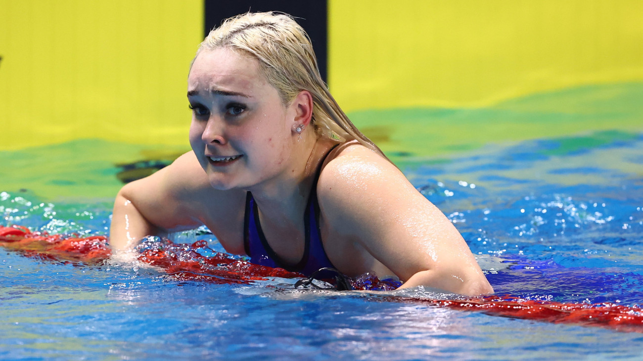 Kaposvár, 2022. november 17.A győztes Ilyés Laura Vanda a 200 méteres pillangóúszás döntője után a 18. rövidpályás úszó országos bajnokságon Kaposváron 2022. november 17-én.