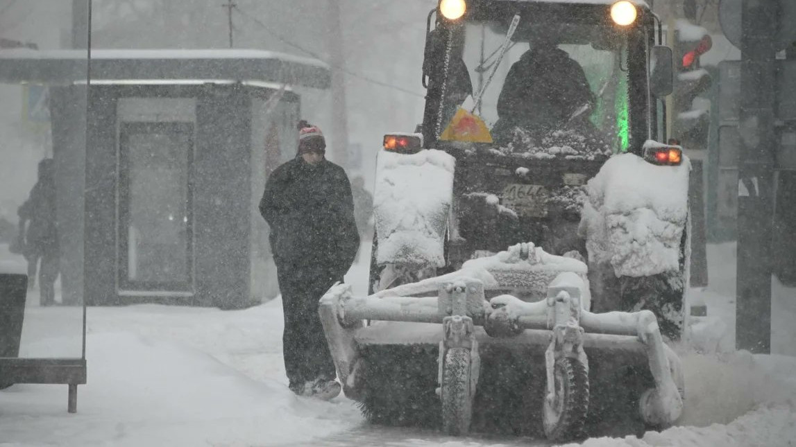 Rekord vastagságú hó takarta be Moszkvát - videó