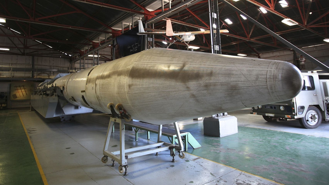Izraeli RSA-3-002 Jericho rakéta, amely nukleáris robbanófejjel is felszerelhet. Forrás: Wikipédia