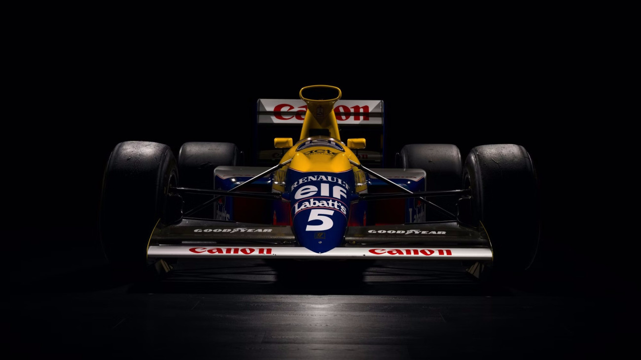 Eladóvá vált az 1990-ben magyar futamot nyert Williams-Renault FW13B Forma-1-es autó.