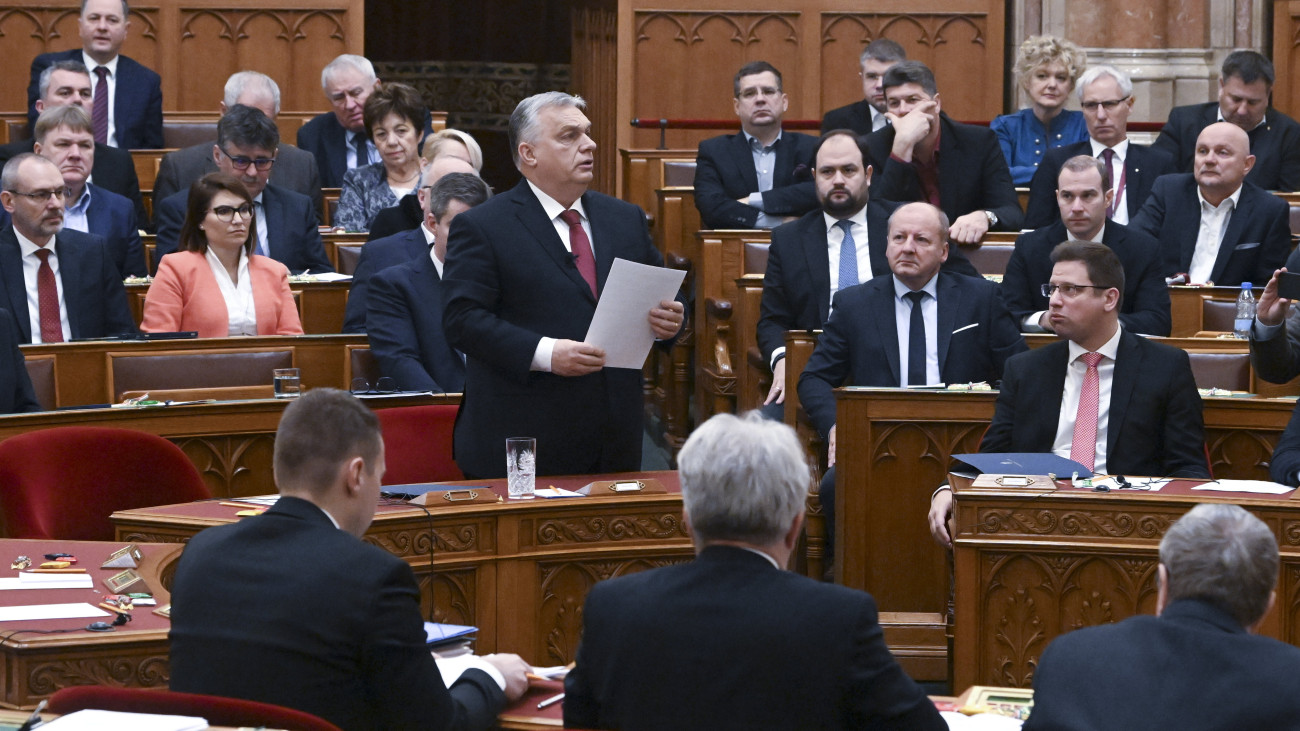 Orbán Viktor miniszterelnök felszólal az Ukrajna európai uniós csatlakozási tárgyalásainak megkezdéséről szóló kormánypárti országgyűlési határozati javaslat általános vitájában az Országgyűlés plenáris ülésén 2023. december 13-án.