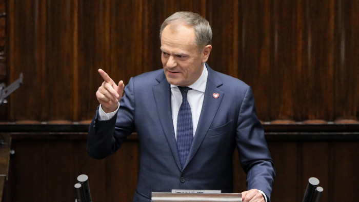 Európai fegyverkezést sürget a lengyel miniszterelnök