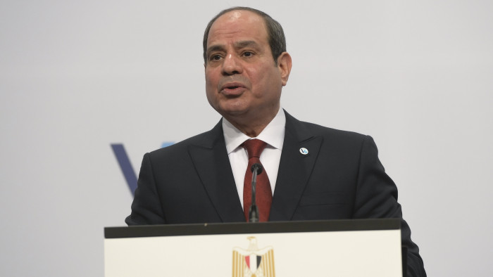 Triplázott az egyiptomi elnök