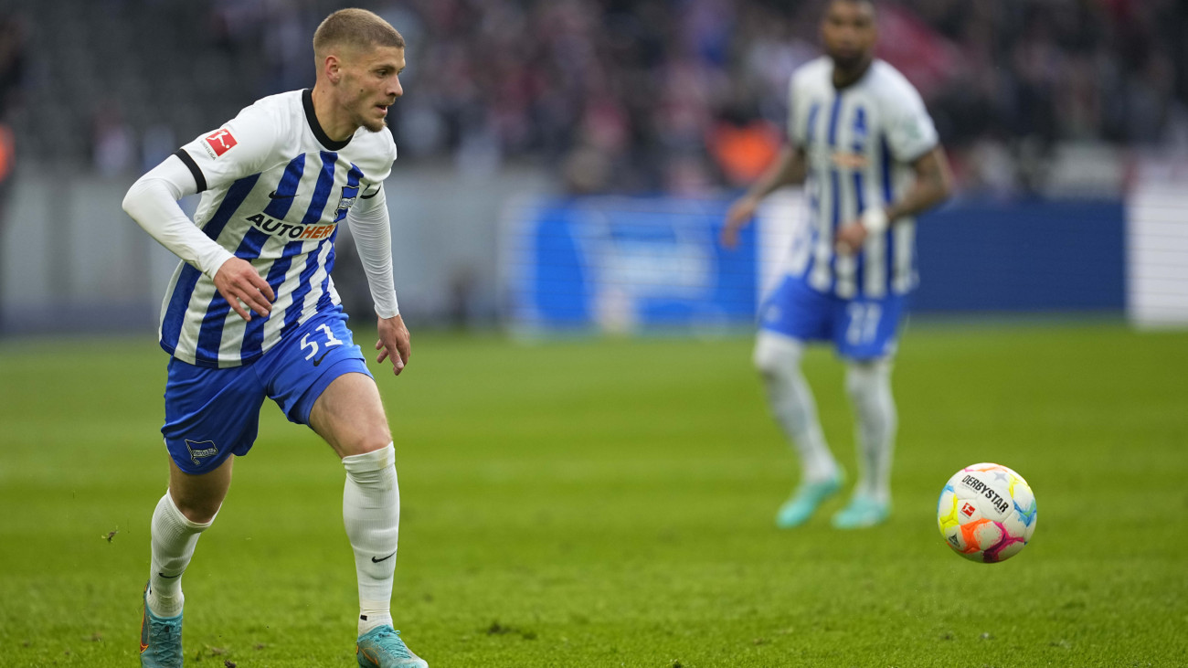 BERLIN, GERMANY - APRIL 08: MĂĄrton DĂĄrdai of Hertha BSC controls the ball during the Bundesliga match between Hertha BSC and RB Leipzig at Olympiastadion on April 8, 2023 in Berlin, Germany. (Photo by Ulrik Pedersen/DeFodi Images via Getty Images)
