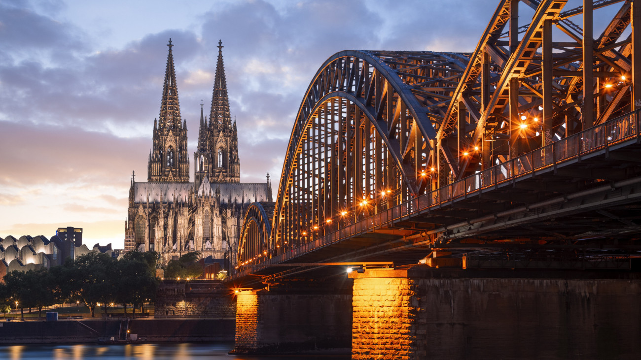 Sunset, Cologne Cathedral, Hohenzollern Bridge, Cologne, Germany