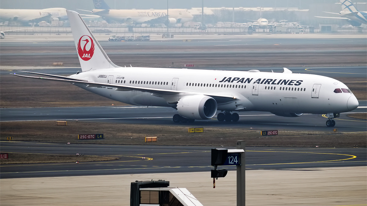 A JAL, japán nemzeti légitársaaság gépe. Forrás: Wikipédia