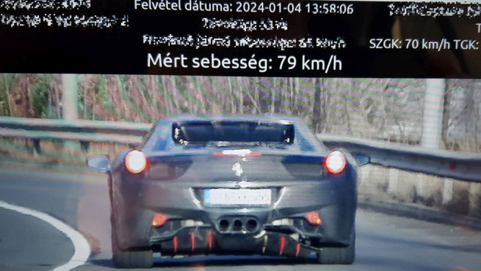 Magyar úton próbálgatta a Ferrarit, 390 ezer forintos bírság lett belőle