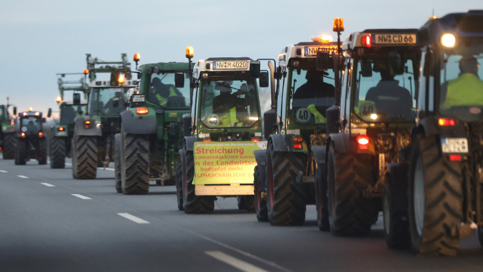 A német gazdák kemények, a kormány már hajlandó tárgyalni