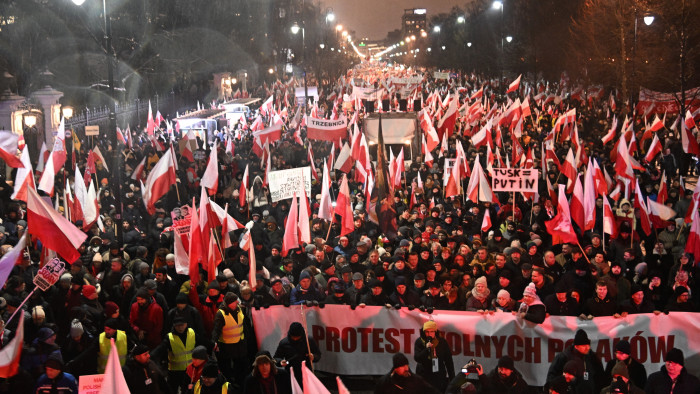 Szakértők az Arénában: folyamatosan fenntartja a feszültséget a lengyel PiS, több célja is van ezzel