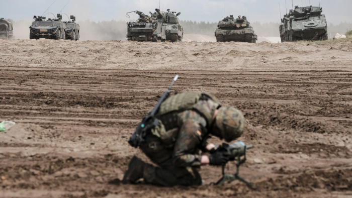 Gigászi katonai műveletbe kezd a NATO