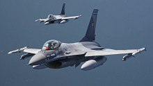 Szlovákia kapott két F–16-ost, de elvesztett egy légvédelmi rendszert