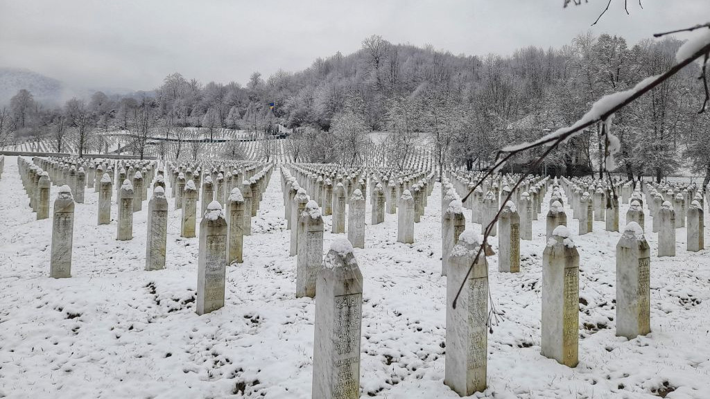 SREBRENICA, BOSNIA AND HERZEGOVINA - JANUARY 21: Snow blankets the Srebrenica Potocari Memorial and Cemetery for the Victims of the 1995 Genocide, in Srebrenica, Bosnia and Herzegovina on January 21, 2023. (Photo by Stringer/Anadolu Agency via Getty Images)