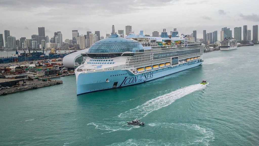 Royal Caribbeans Icon of the Seas, the worlds largest cruise ship, heads to the dock during its first arrival into PortMiami on Jan. 10, 2024. (Pedro Portal/El Nuevo Herald/Tribune News Service via Getty Images)