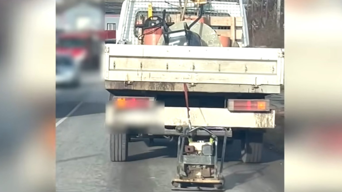 Ilyen vontatmányt is ritkán látni az utakon – videó