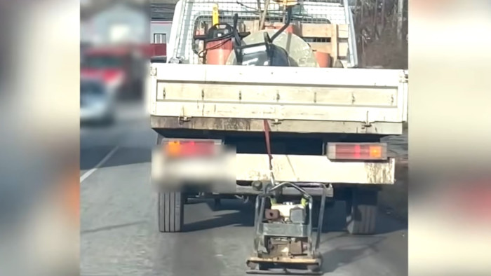 Ilyen vontatmányt is ritkán látni az utakon - videó