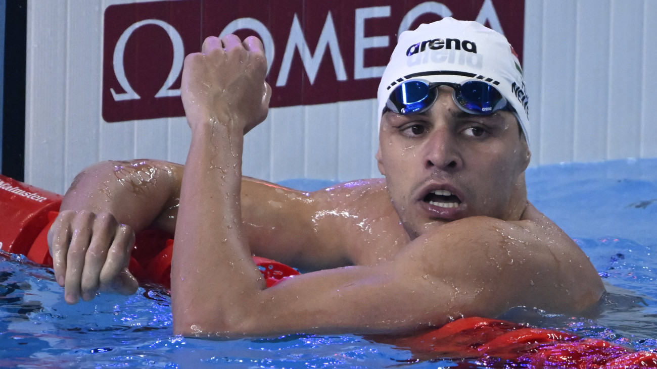 Németh Nándor a célban férfi 100 méteres gyorsúszás középfutamában a dohai vizes világbajnokságon 2024. február 14-én.