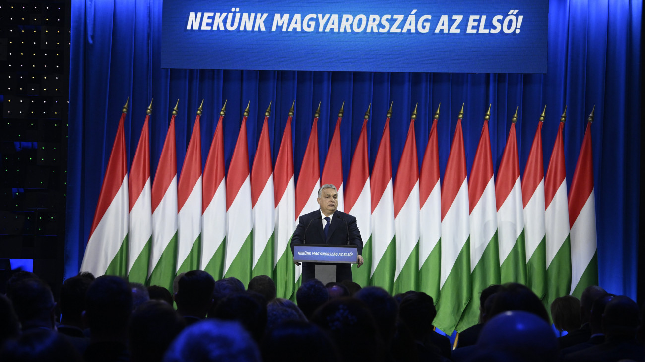 Orbán Viktor miniszterelnök évértékelő beszédét tartja a Várkert Bazárban 2024. február 17-én.