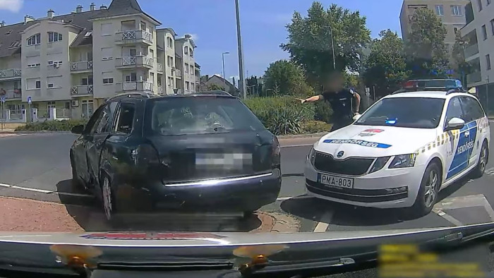 Ámokfutás Győrben, ilyet a rendőrök sem láttak még – videó