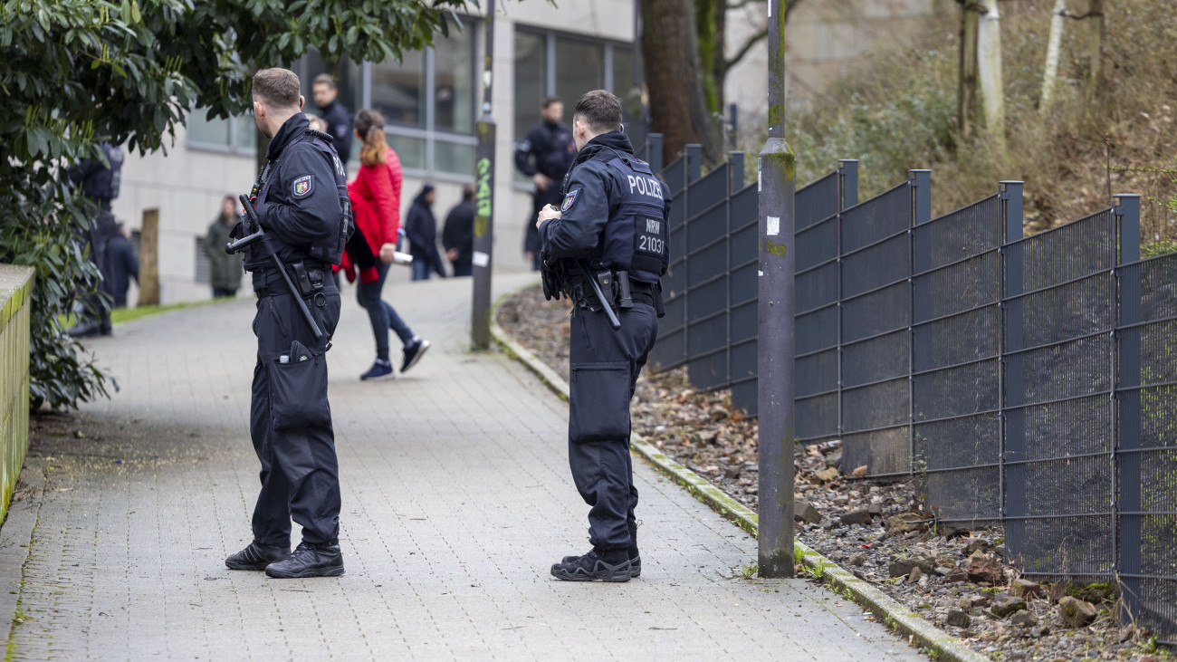 22 February 2024, North Rhine-Westphalia, Wuppertal: Police secure the entrances to the school grounds. Several pupils have been injured at a school in Wuppertal. A suspect has been arrested, said a police spokesman in DĂźsseldorf. The police were on the scene with large numbers of officers. Photo: Christoph Reichwein/dpa (Photo by Christoph Reichwein/picture alliance via Getty Images)