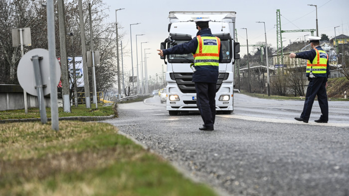Itt az újabb országos razzia – ezekre a sofőrökre „utaznak” most a rendőrök
