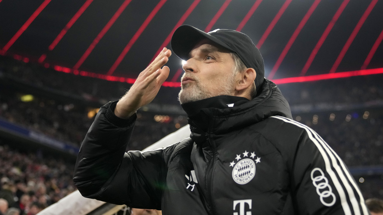 2023. december 17-én Münchenben készített kép Thomas Tucheltől, a német első osztályú labdarúgó-bajnokság címvédője, a Bayern München vezetőedzőjéről. A klub 2024. február 21-én bejelentette, hogy Tuchel az idény végén távozik. A Bayern az előző három tétmérkőzését elvesztette.