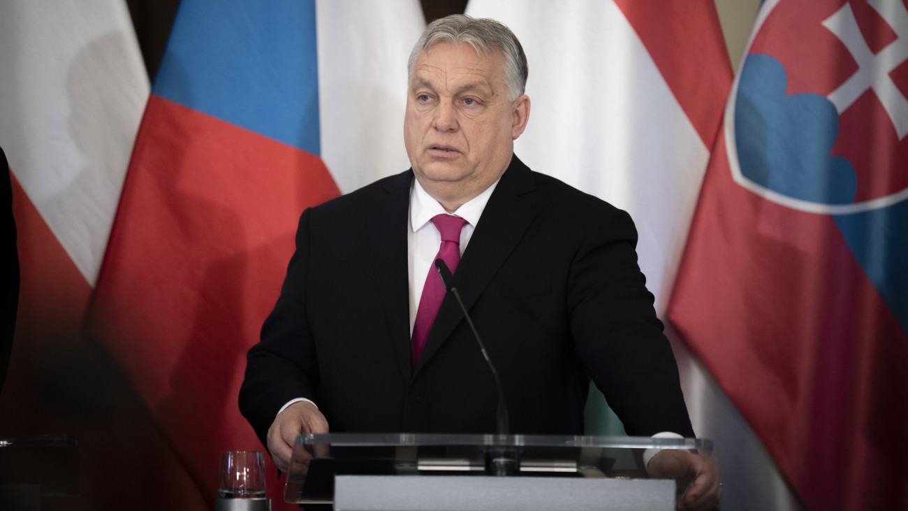 A Miniszterelnöki Sajtóiroda által közreadott képen Orbán Viktor miniszterelnök a visegrádi négyek kormányfőinek prágai csúcstalálkozóján tartott sajtótájékoztatón 2024. február 27-én.