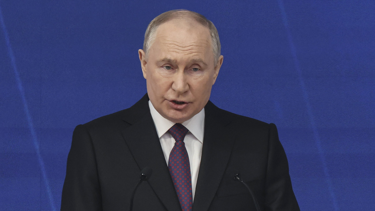 Vlagyimir Putyin: növelni kell a csapatlétszámot az EU-val közös határunkon