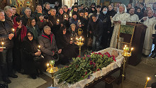 Zengett az utca a temetésen: Navalnij! Putyin gyilkos!    