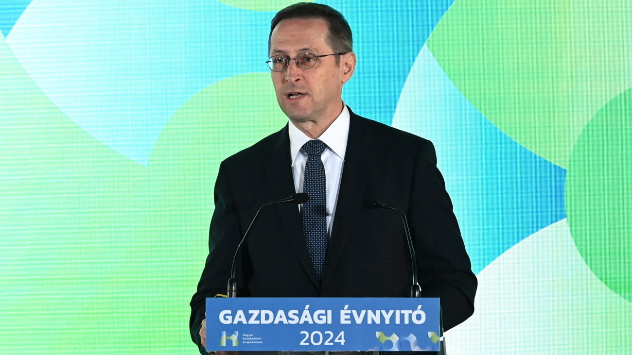Varga Mihály pénzügyminiszter beszédet mond a Magyar Kereskedelmi és Iparkamara budapesti gazdasági évnyitóján 2024. március 4-én.