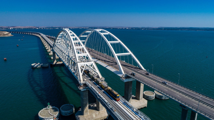 Moszkva attól tart, hogy az ukránok újból megtámadják a Krímbe vezető hidat