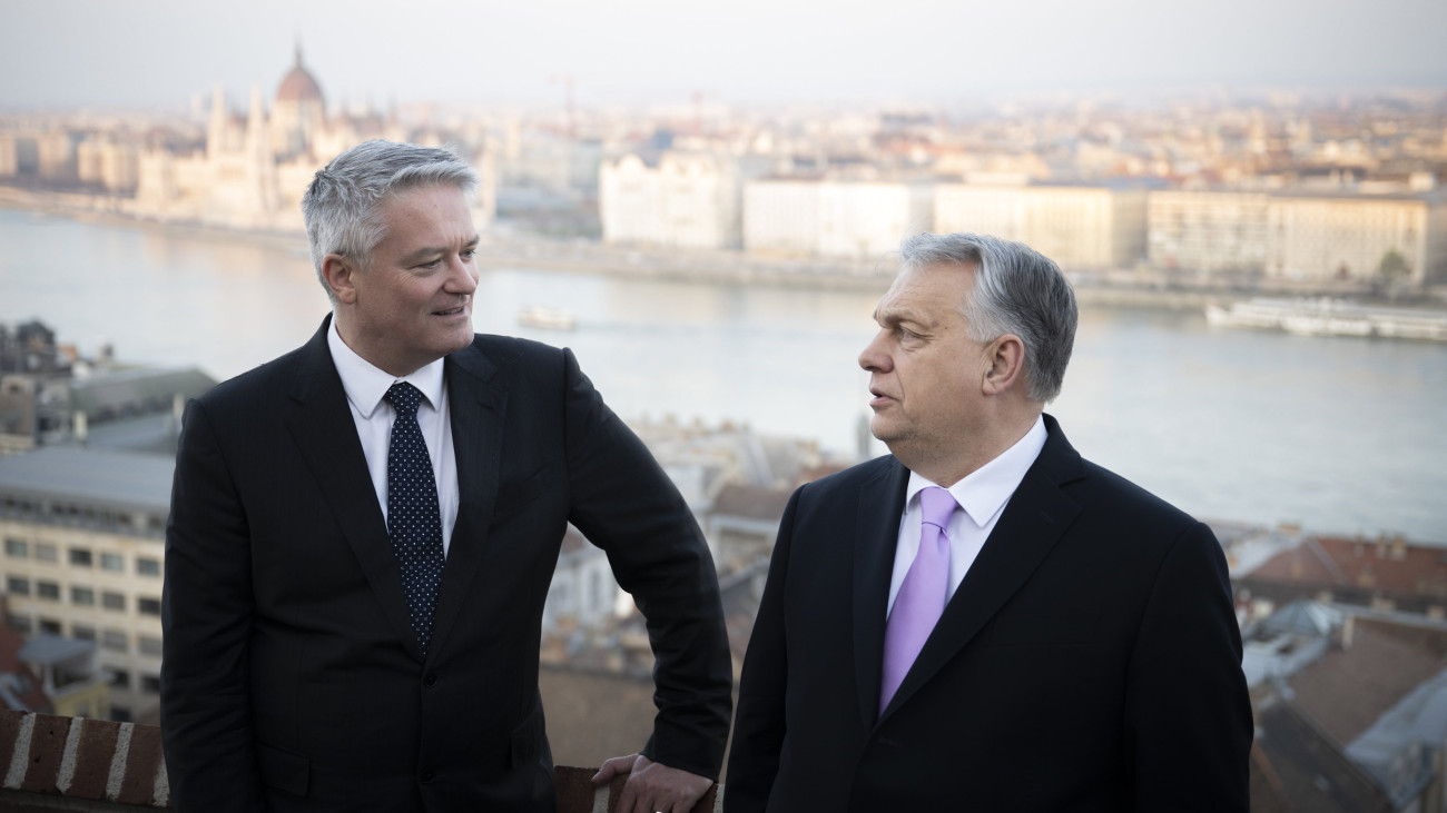 A Miniszterelnöki Sajtóiroda által közreadott képen Orbán Viktor miniszterelnök (j) fogadja Mathias Cormannt, a Gazdasági Együttműködési és Fejlesztési Szervezet (OECD) főtitkárát a Karmelita kolostorban 2024. március 5-én.